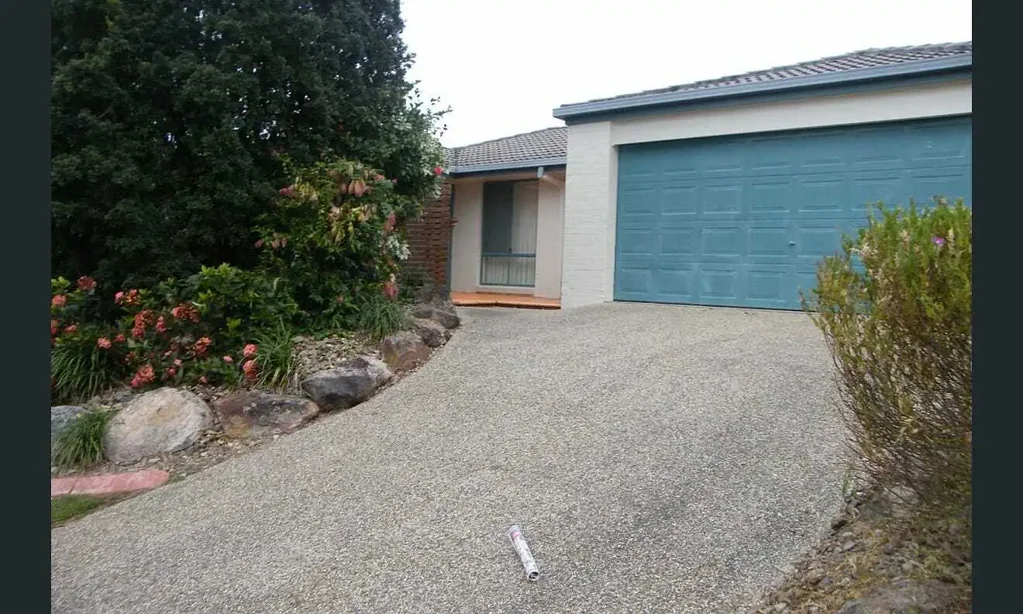 LARGE 4 BEDROOM HOME