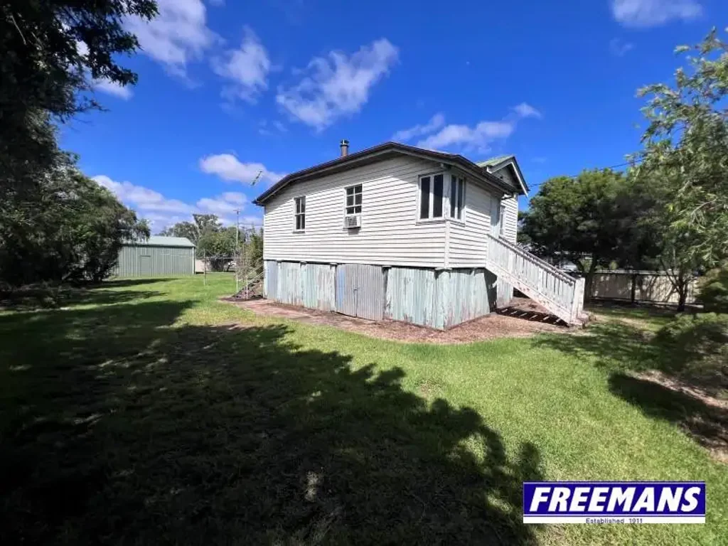 Kingaroy 2房  Development potential, plus 12.8m shed