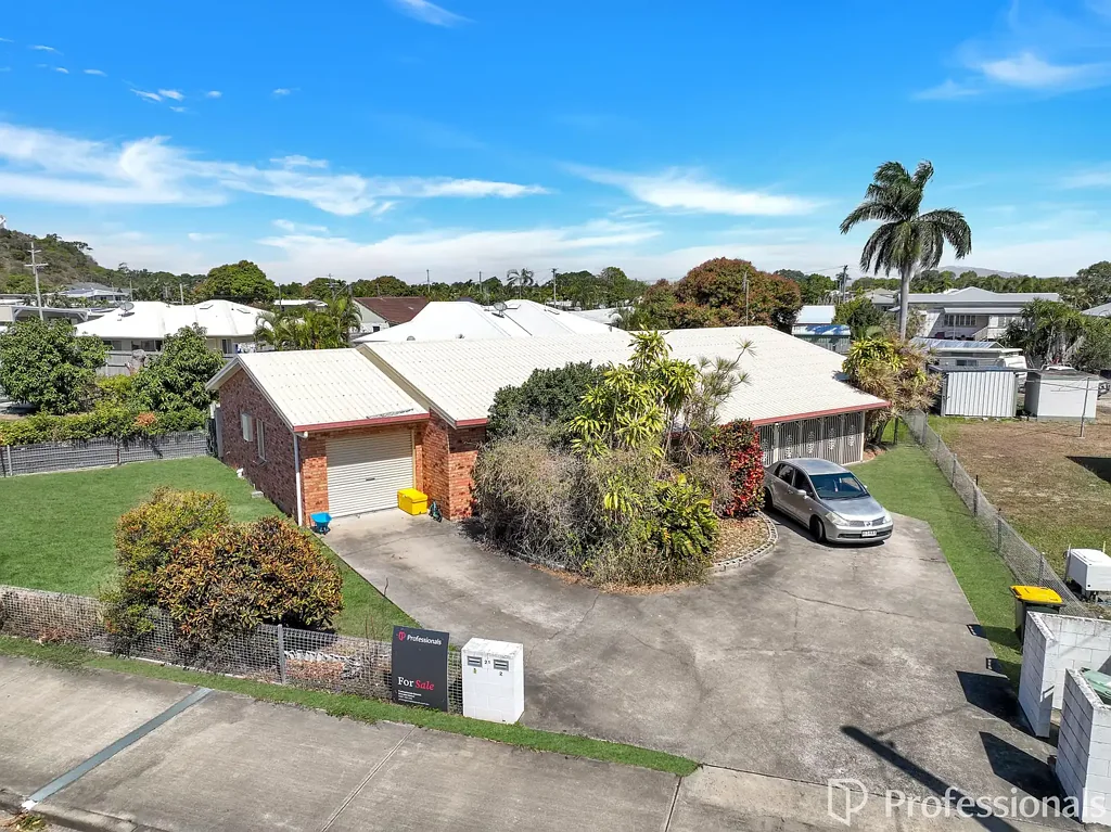 Bowen 4 Bedroom BRICK BEACH DUPLEX - PERFECT INVESTMENT OPPORTUNITY