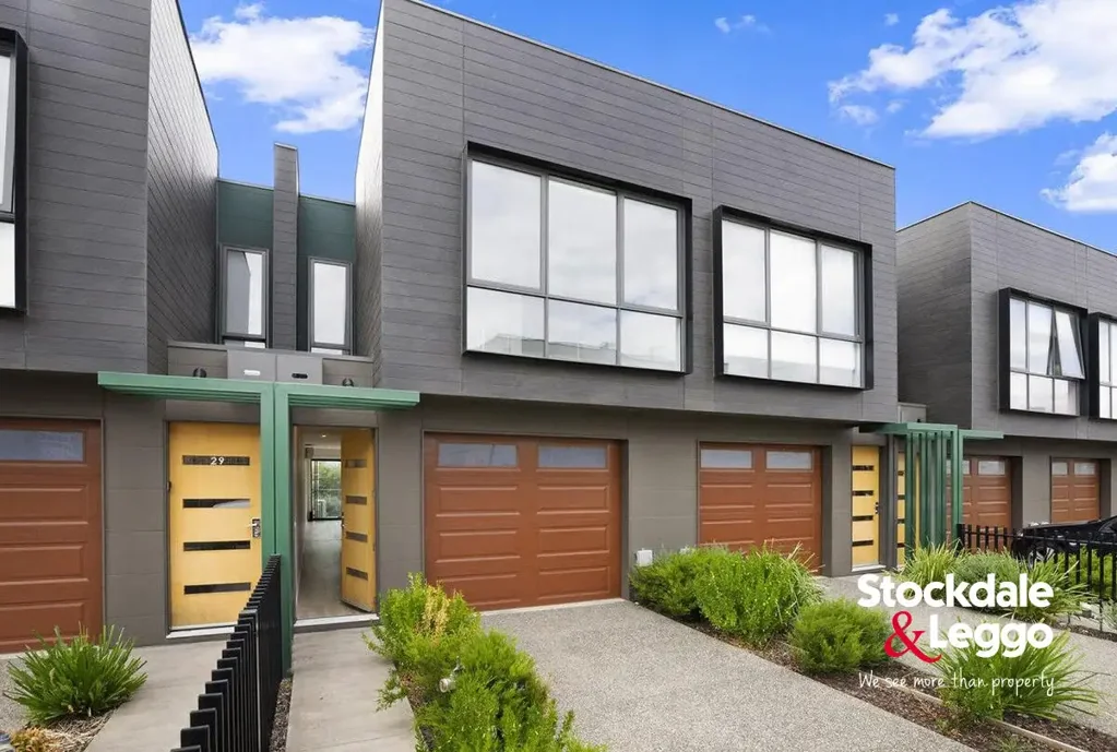 30 Stonewood Circuit, Hadfield, VIC 3046