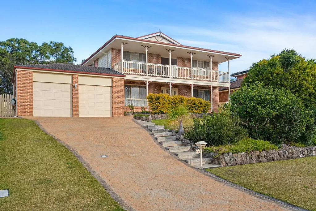 Bonnells Bay 5 Bedroom SPACIOUS FAMILY HOME WITH VIEWS