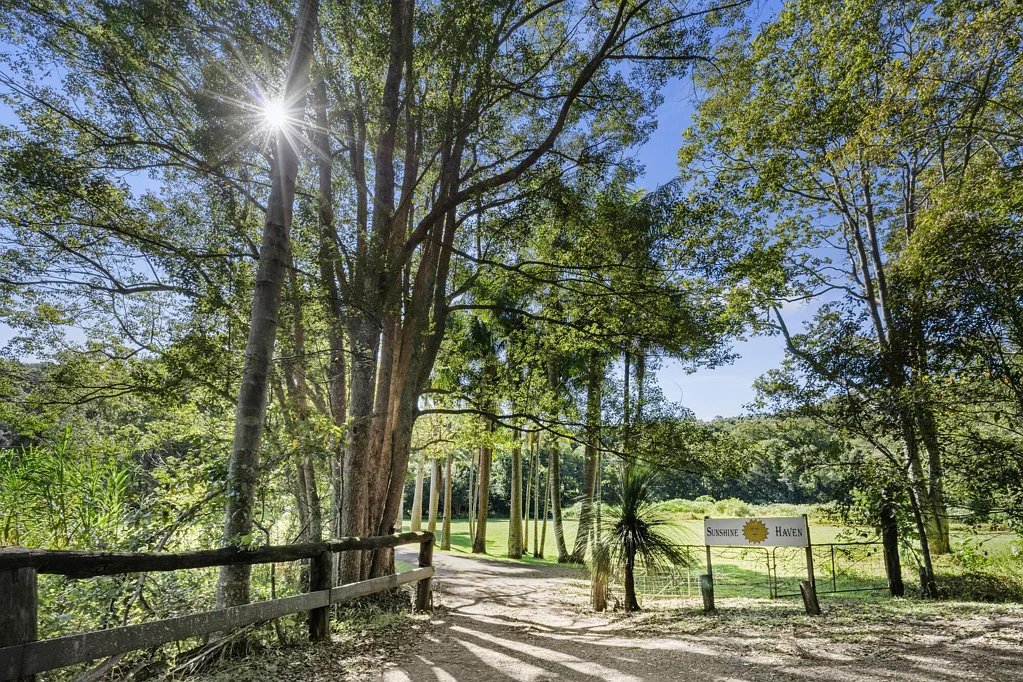 Chowan Creek  "Sunshine Haven Farm" - Former Australian Home of a US Vietnam War Hero to Be Sold