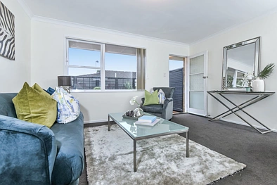Sunny 2-Bedroom Unit with Great Outdoor Living