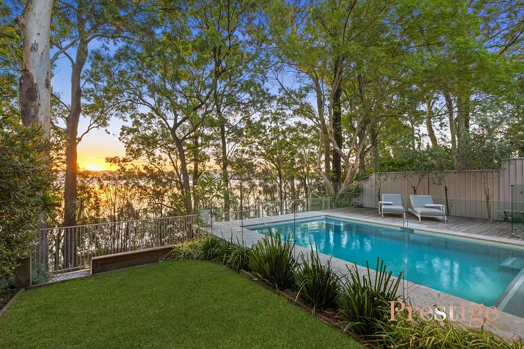 Green Point 6ห้องนอน Absolute Waterfront Reserve Offering Dual Living in a Private Cul-de-Sac Setting