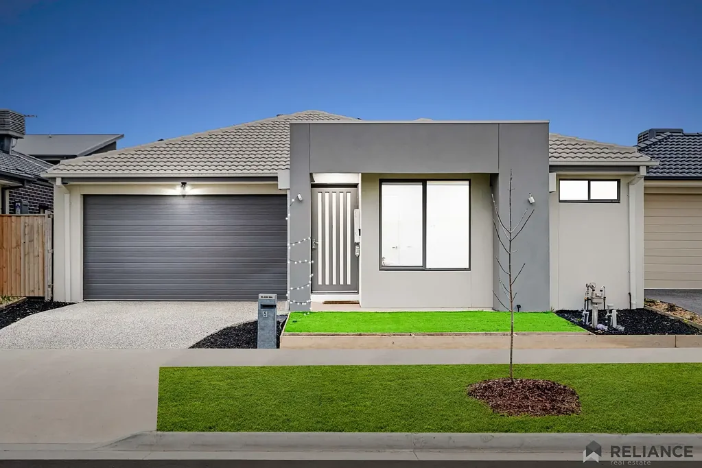 Tarneit 4chambre Near-New Luxury, Effortless Living and Exceptional Convenience