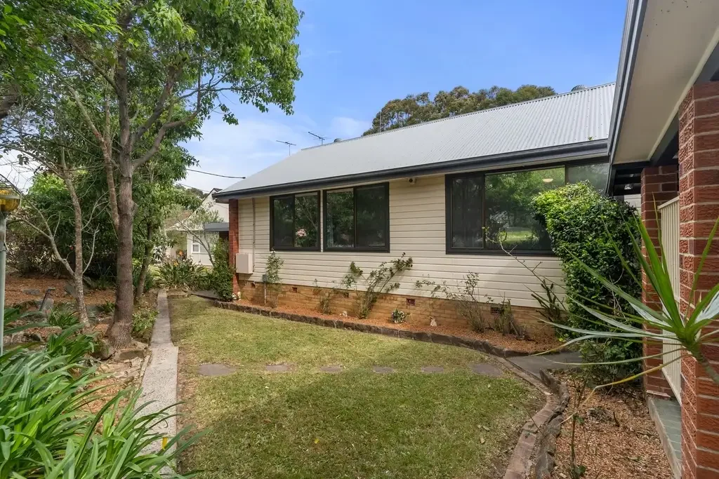 6 Erang Avenue, Kirrawee, NSW 2232