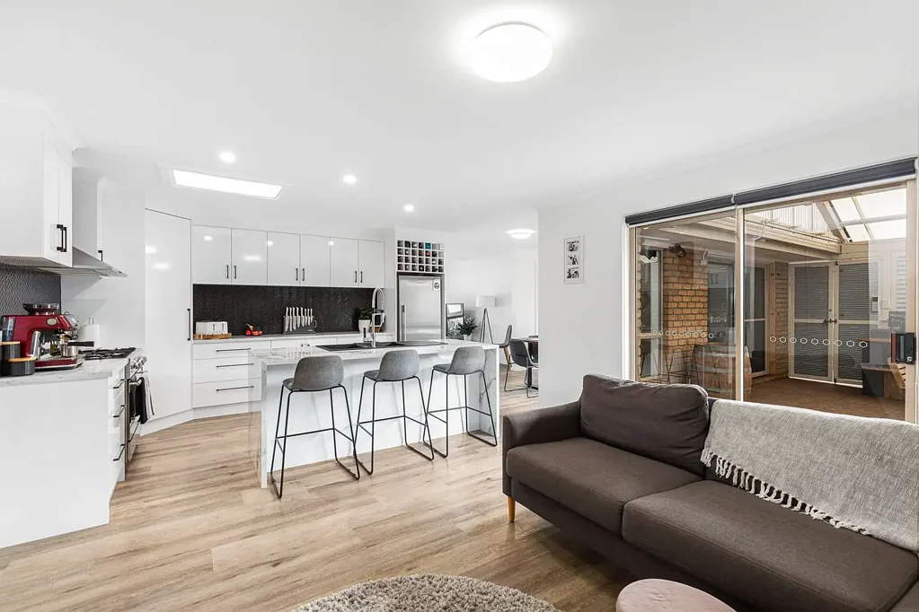 Mount Gambier 4Kwarto Spacious family home with stunning modern updates
