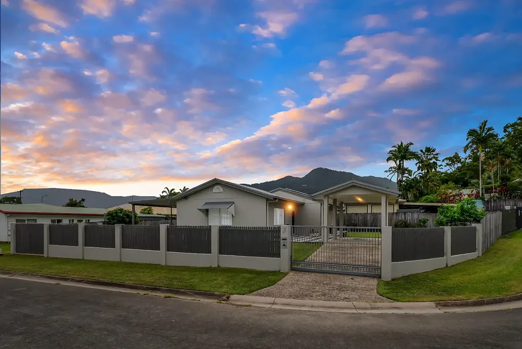 3 Yates Court, White Rock, QLD 4868