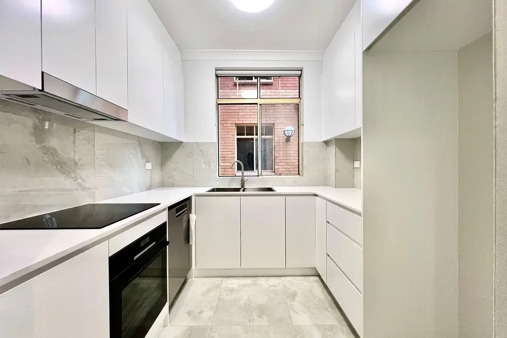 SPACIOUS HOME WITH BRAND NEW KITCHEN PLUS A PRIVATE COURTYARD