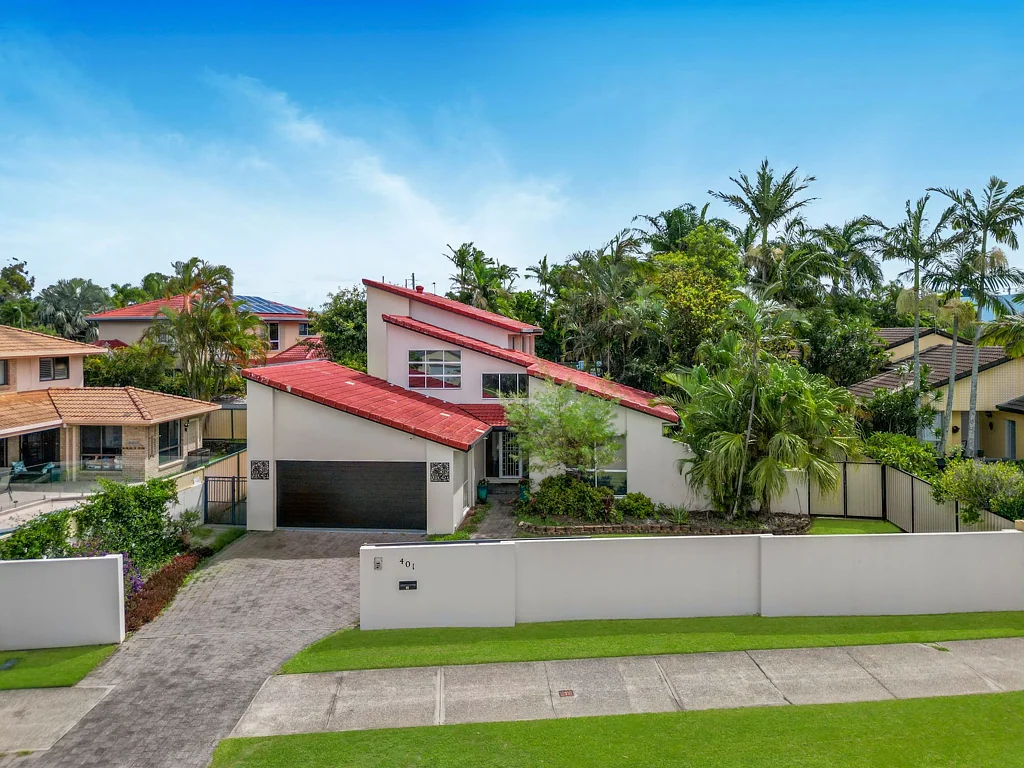 Expansive Family Entertainer with Pool & Multiple Living Areas