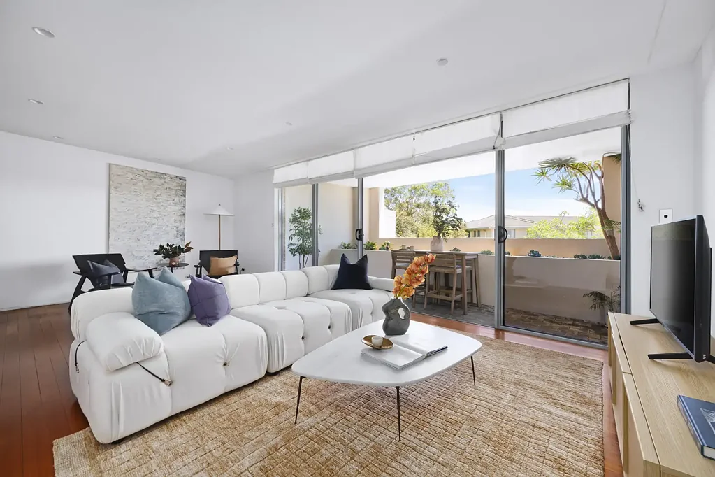 Randwick 2Zimmer Modern Two-Storey Apartment – Stylish Village Living