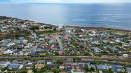 10 Columbia Crescent, Hallett Cove