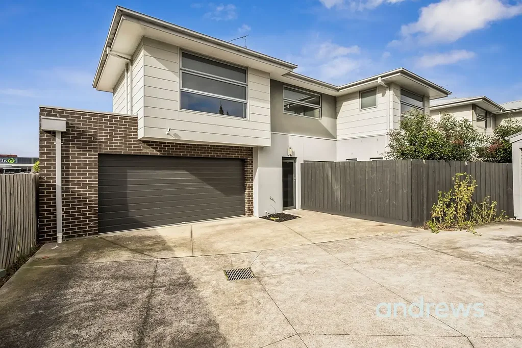 Stylish & Low Maintenance Living in Newtown