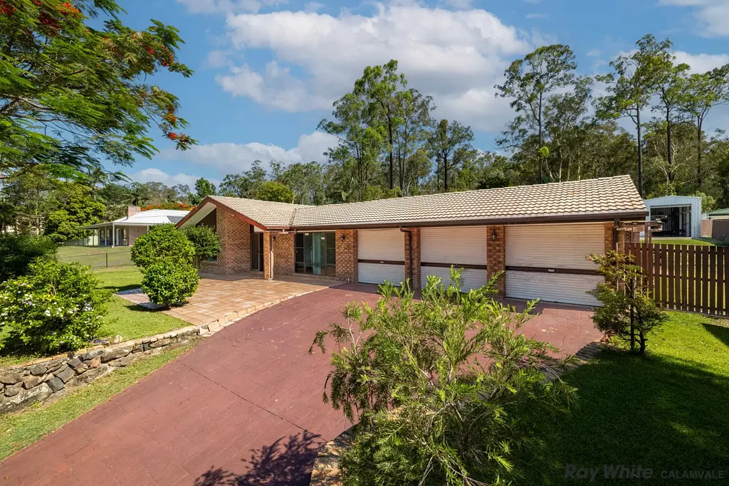 Boronia Heights 4침실 ACREAGE RESORT STYLE LIVING IN CONVENIENT LOCATION