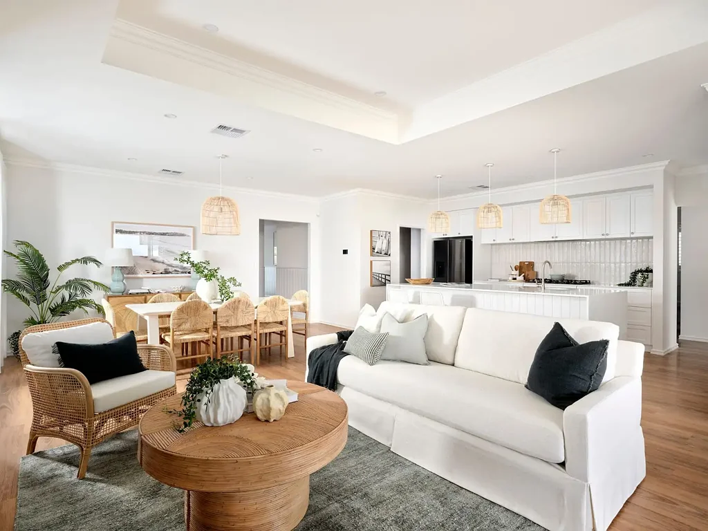 Eglinton 4कमरा Set-and-Forget Coastal Investment – High-Yield Display Home in Prime Estate
