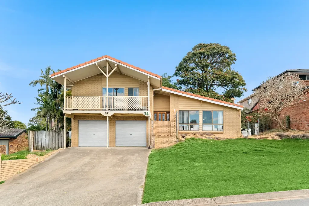 Sunnybank Hills 4Kwarto Unique Family Home with Incredible Potential in Sunnybank Hills!