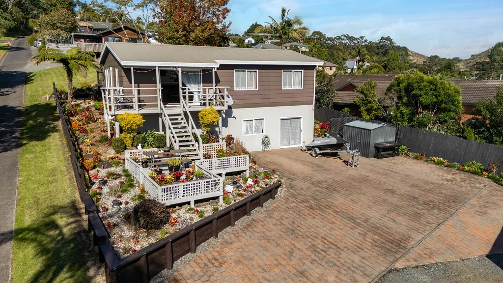 Stillwater 3房  Large Near Flat Section - Entry-Level Opportunity