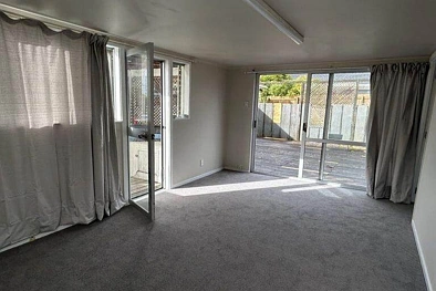 5 bedrooms house in central  Northcote