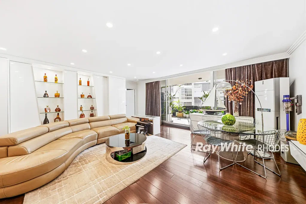 Wentworth Point 3房 水岸庄园双层公寓 3卧2卫 角落采光充足 开放式起居空间 环绕式阳台 户外厨房 现代厨房 独立卫生间 主卧 downstairs 卓越储物空间 度假村式设施 专属泳池 Pulse Club 健身房 桑拿 网球场 Rare 205sqm Split-Level Residence with House-Like Proportions