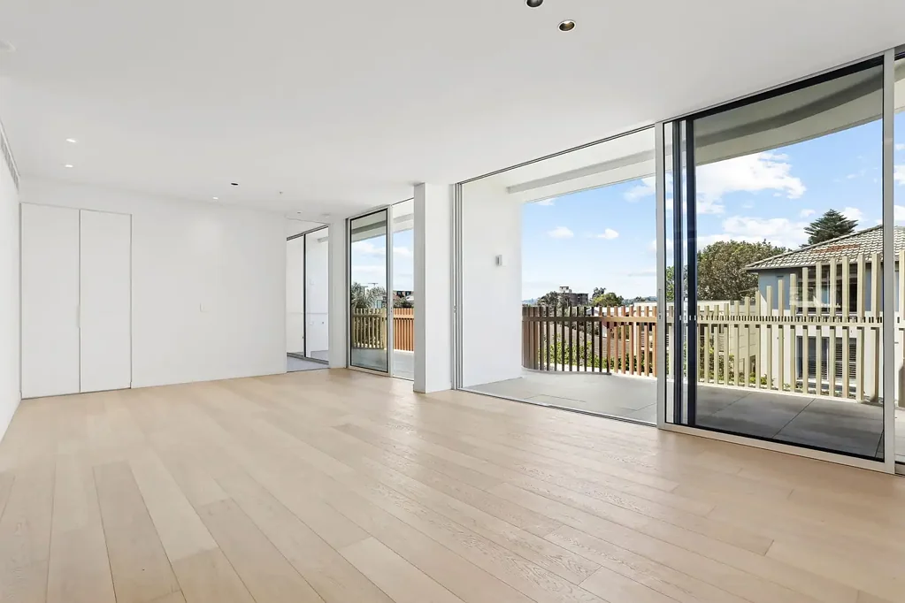 2nd Floor Luxury Beachside Apartment | Aqualine, Bondi Beach