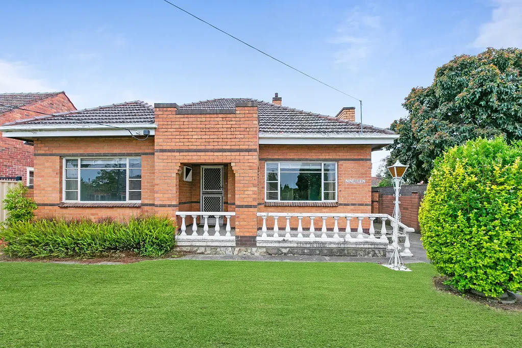 Reservoir 3房 转角地块珍稀 581㎡潜力土地 双街面优越 中心繁华便捷 生活方式绝佳 A Rare Corner Gem In The Heart Of Reservoir!