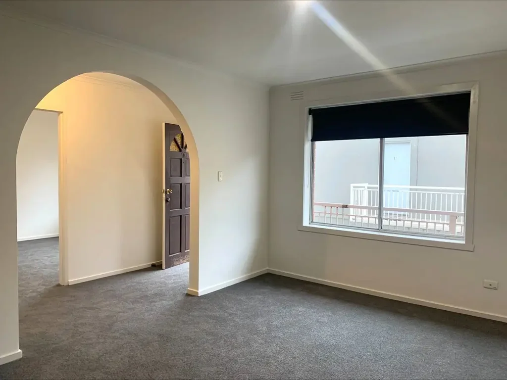 SPACIOUS, CONVENIENT AND CLOSE TO EVERYTHING!