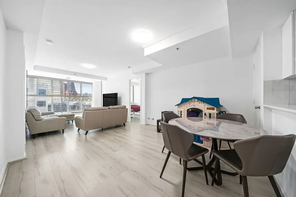 Haymarket 2બેડરૂમ Super-Sized Two-Bedroom with Expansive Terrace in the Heart of Haymarket