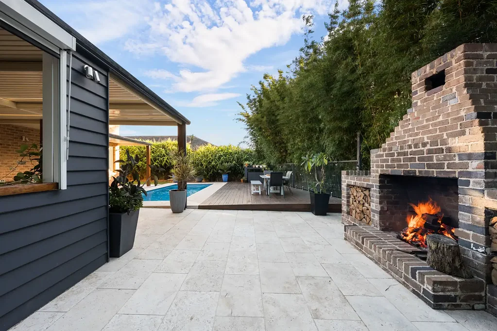 Albion Park 5房  Bold Living, Private Setting.