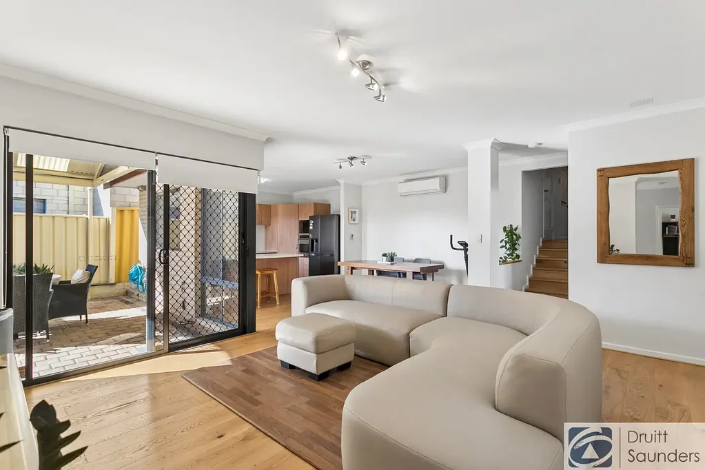 Stunning Street front home with French Oak Flooring & Premium Features
HOME OPEN WEDNESDAY 13 MAY AT 11.00AM SHARP!