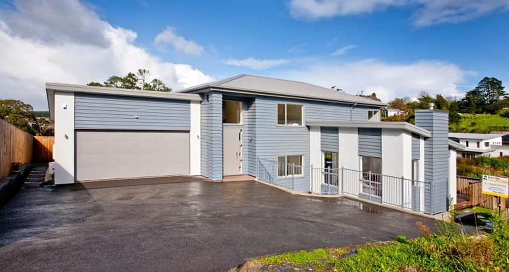 Spacious 5 bedrooms House in Albany