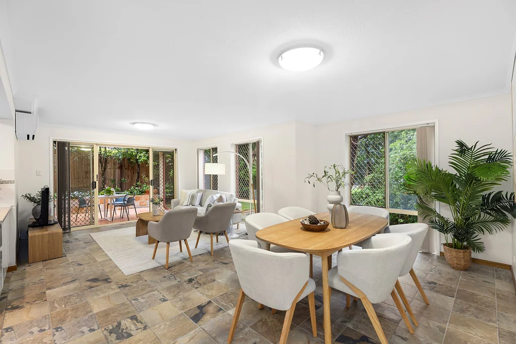 1/9 Jerdanefield Road, St Lucia, QLD 4067