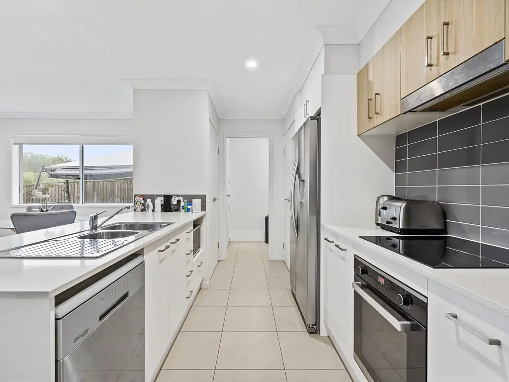 10 Challenger Way, Coomera, QLD 4209