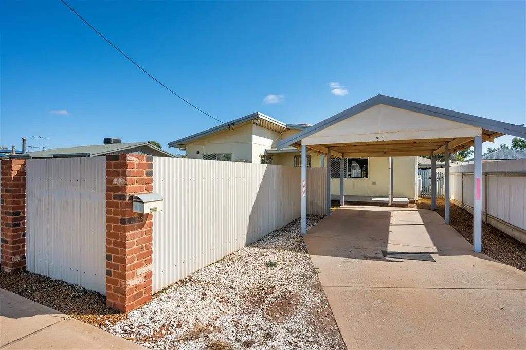 South Kalgoorlie 3कमरा Nest or invest !