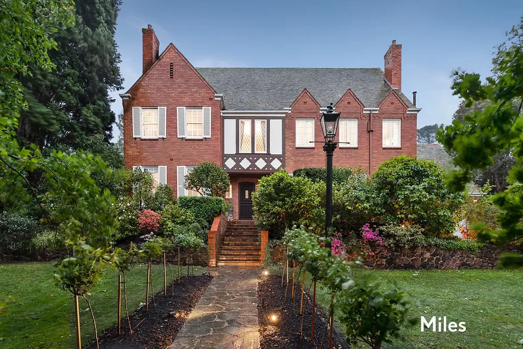 Eaglemont 4कमरा 'Ronan Lodge' - Substantial Mount Eagle Sanctuary