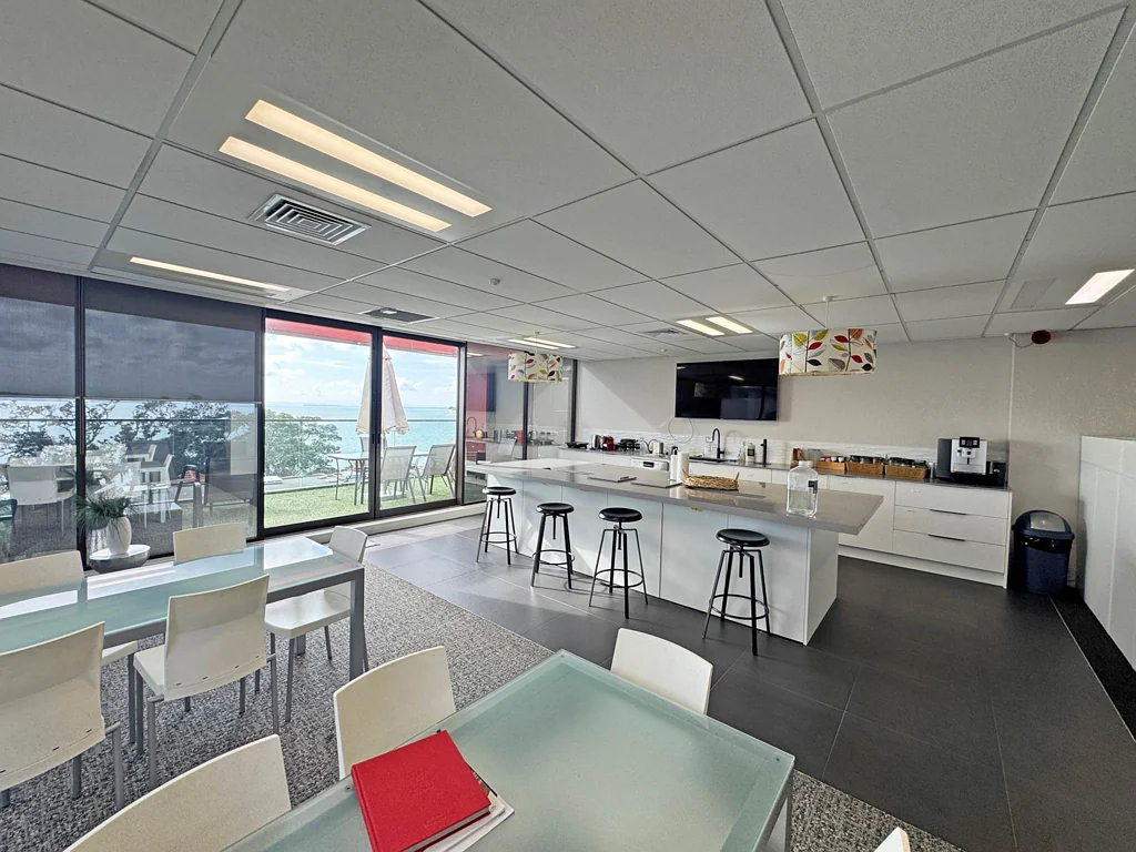 Takapuna PROFESSIONAL OFFICE WITH SEA VIEWS