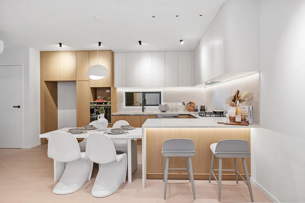 Sunnynook 4 Bedroom Boutique Living in Westlake