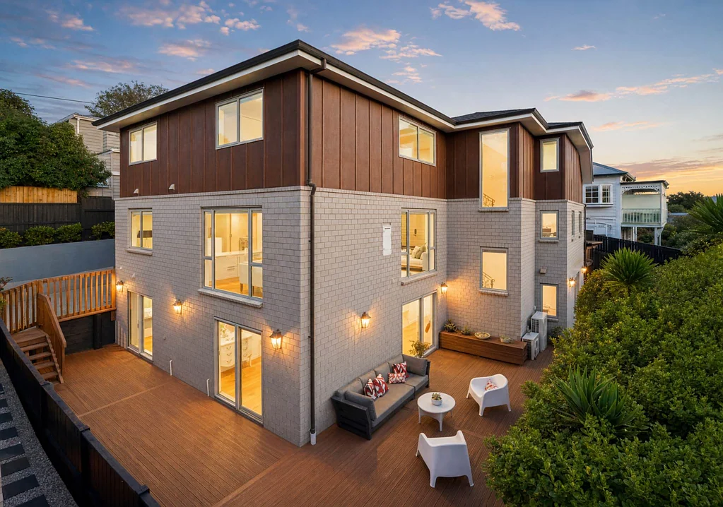 Epsom 7房 宏伟家庭住宅！坐拥双文法校网，兼具灵活性与实用性，靠近咖啡馆/交通枢纽！ Grand Family Living on an Impressive Scale - DGZ