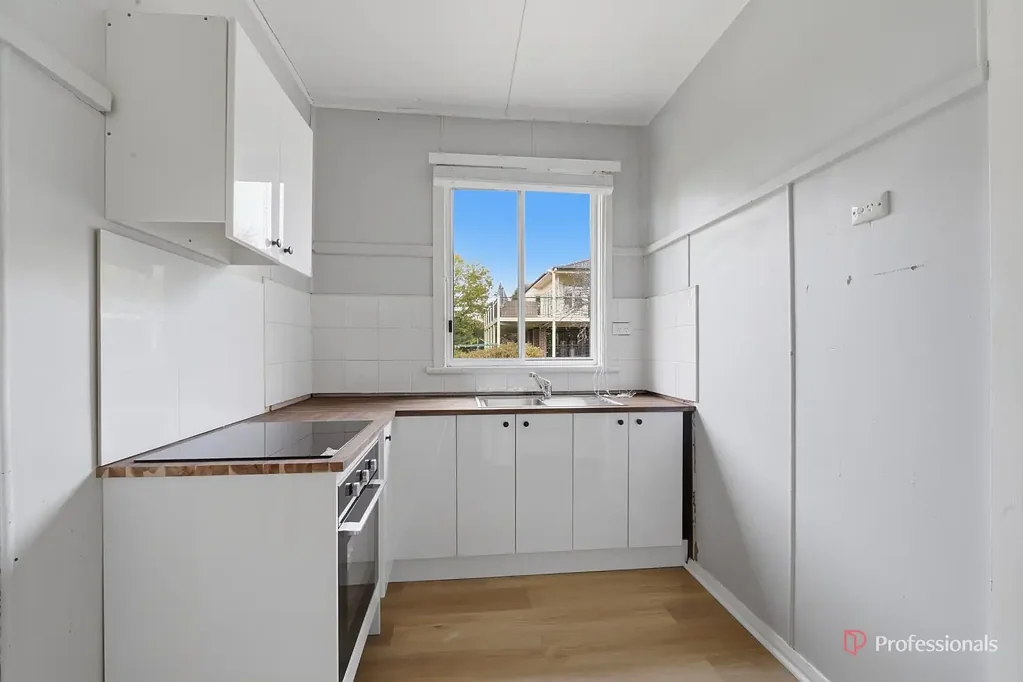 Updated unit in sought after south hill!
