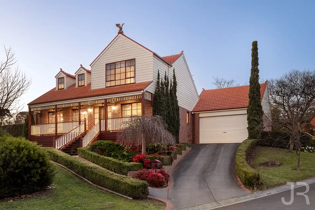 Berwick 4房 风景如画角落 655sqm低维护地 风管供暖朝北院 定制实木地板 精英学区近旁 A home filled with personality, warmth, and lasting appeal.