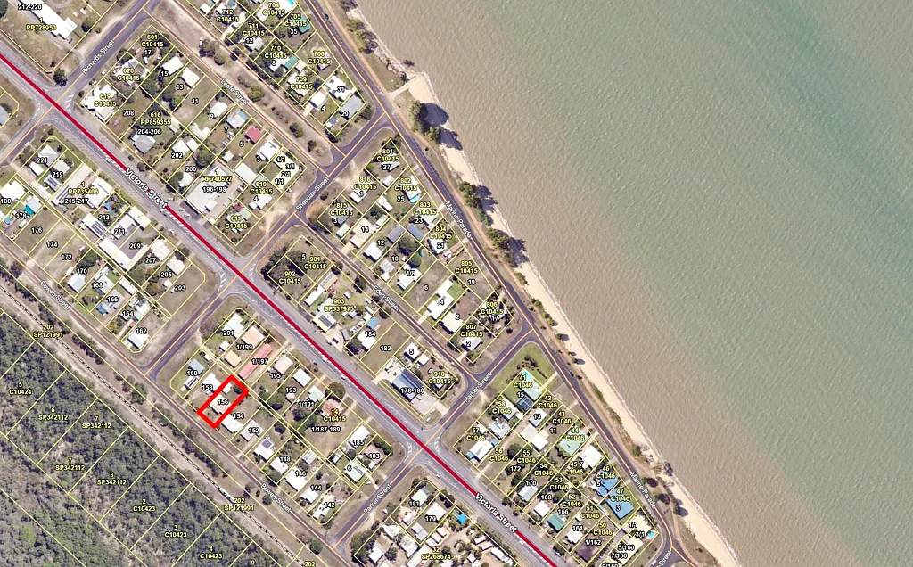 Cardwell 2Phòng ngủ 2 bedroom + sleepout beach house close to the beach is fully furnised and has a boat shed