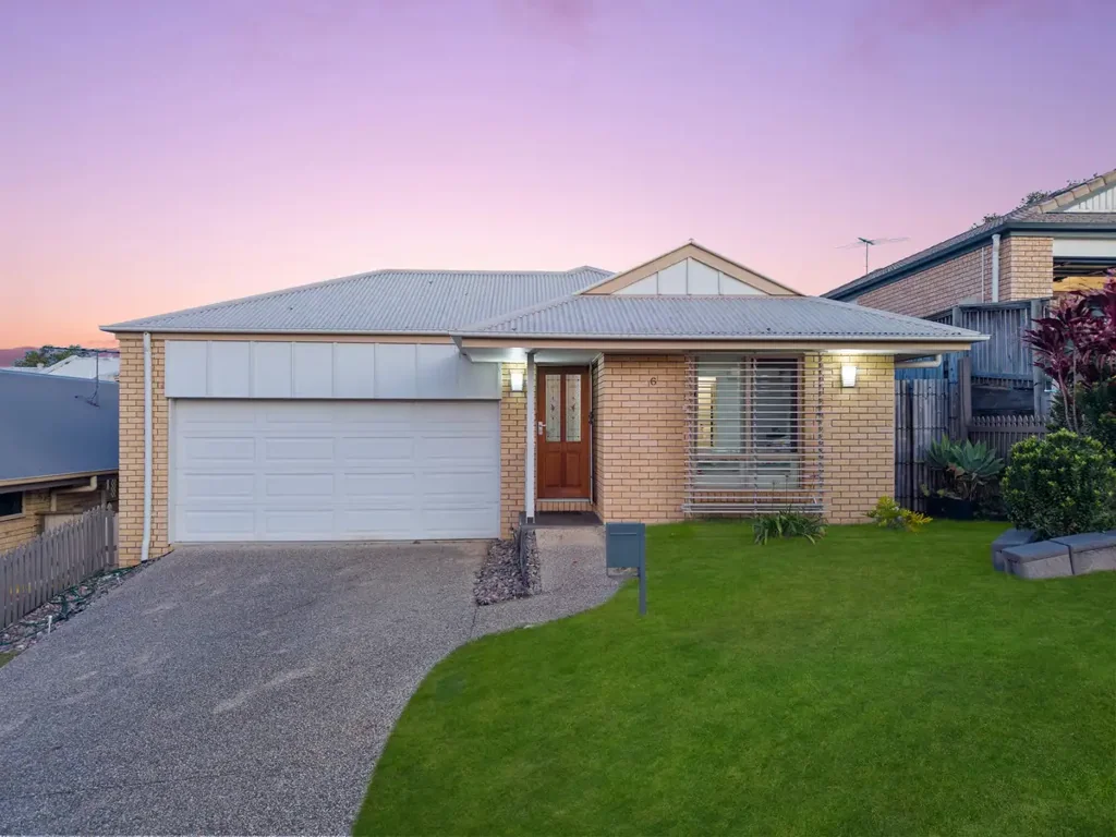 Springfield Lakes 4ਬੈੱਡਰੂਮ Stylish Family Home in Prime Springfield Lakes Location