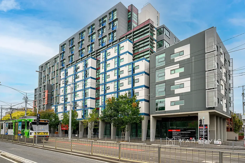 Carlton 1房 Carlton大学区核心 公园绿地环绕 健身房游泳池 开放式布局 燃气厨房采光足 Sound Investment - Returning $440pw
