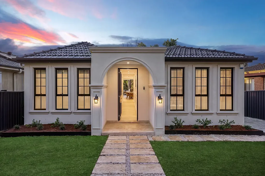Roselands 4Kwarto Updated architectural oasis promises turnkey luxury