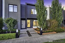 257 Waterhaven Boulevard, Point Cook