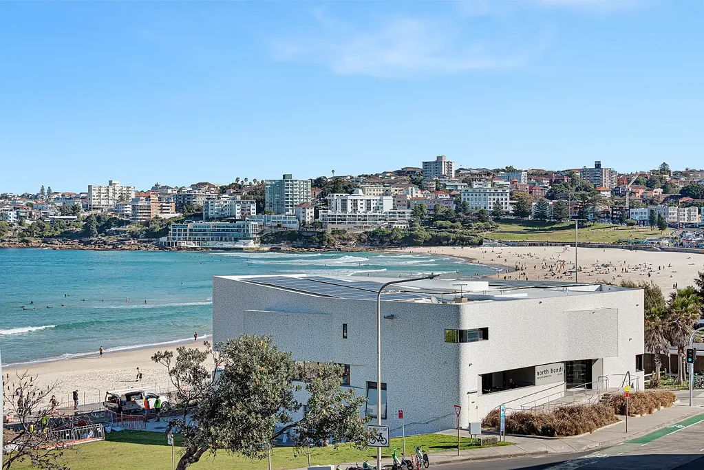 Coastal Two Bedroom Apartment with Uninterrupted Views