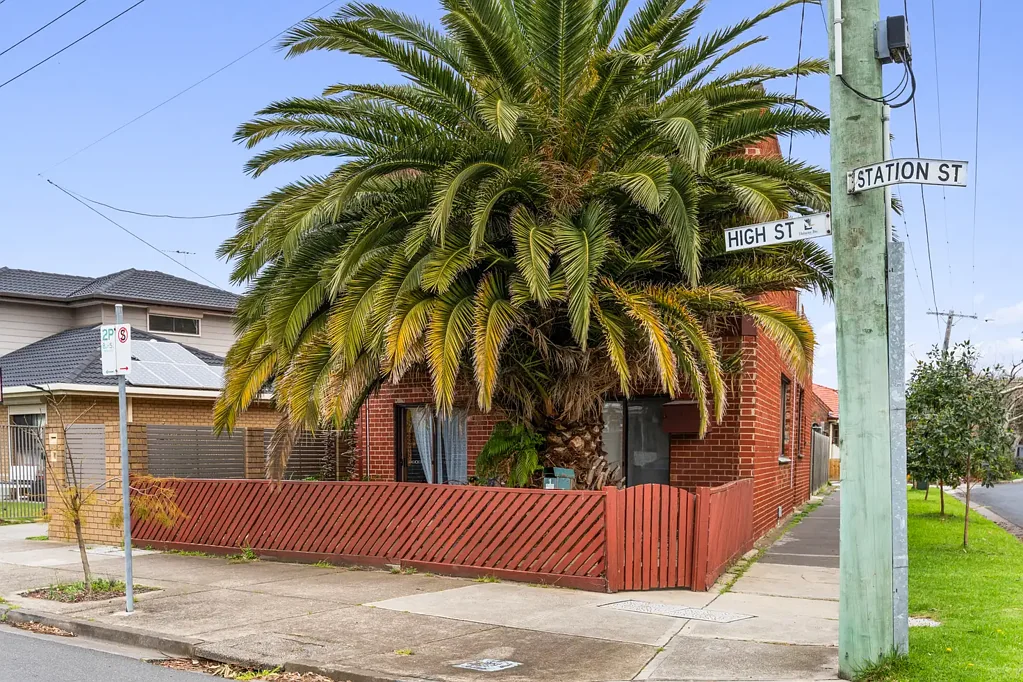 Seaholme 3બેડરૂમ Charming Double-Storey Home in a Prime Location