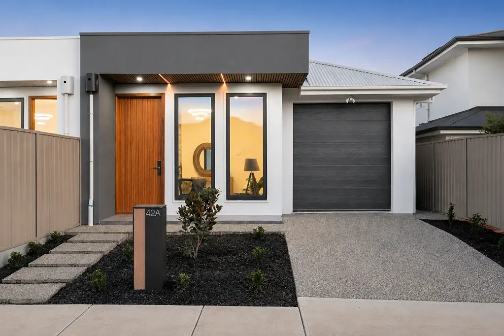 Glengowrie 4 Slaapkamer Brand New Luxury Living in a Prime Beachside Location