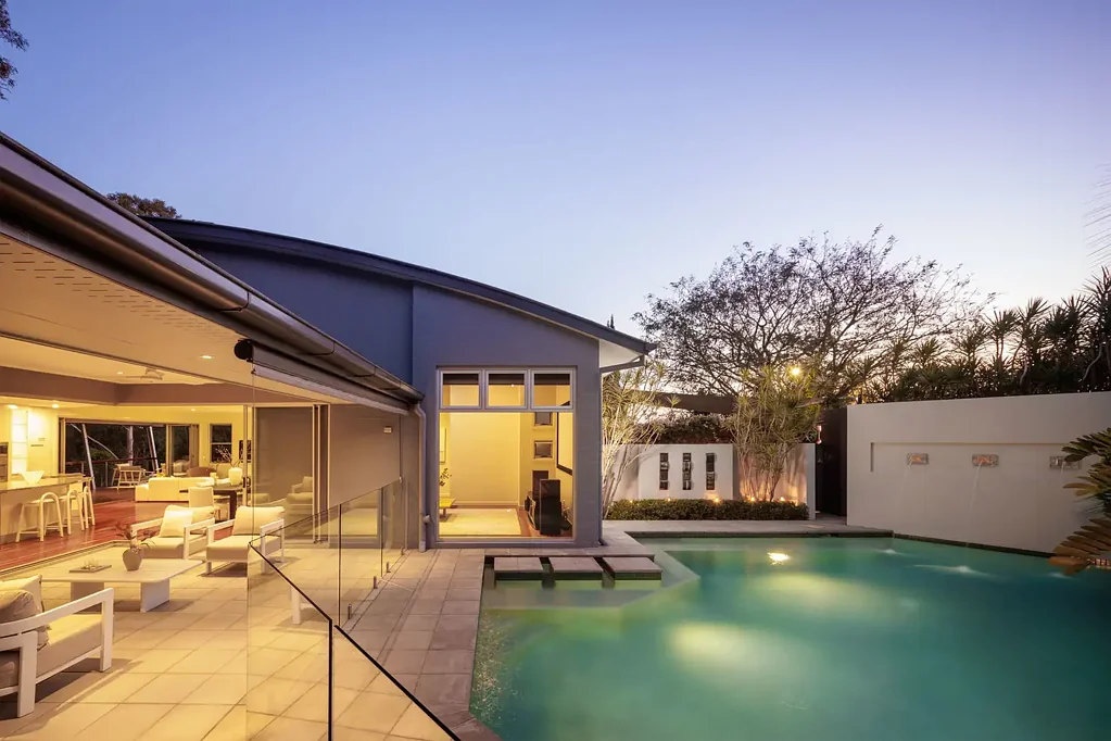 Chapel Hill 5 Bedroom Architecturally Designed Masterpiece with Direct Mt Coot-tha Park Access