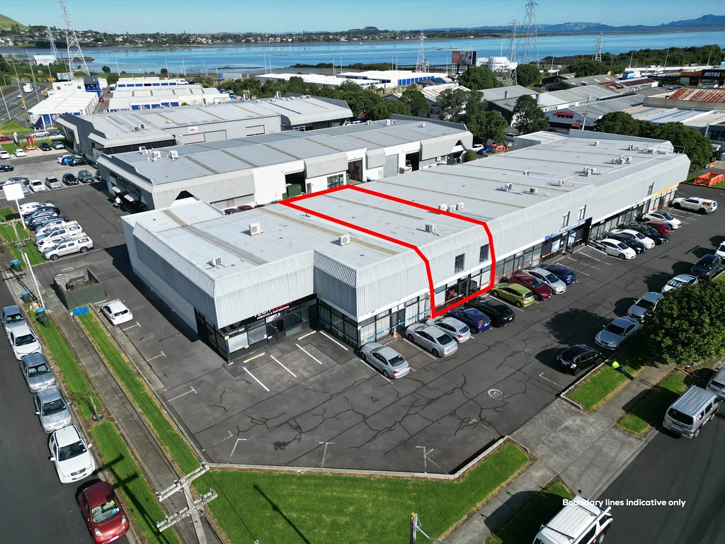 Onehunga  SMALL ONEHUNGA INDUSTRIAL UNIT - 228M²