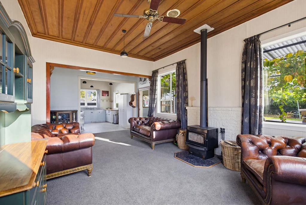 Motueka 3 Slaapkamer NEW PRICE! Vendors Relocating. View Today!